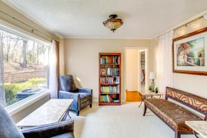 Near Lake Murray Family Getaway with Screened Porch
