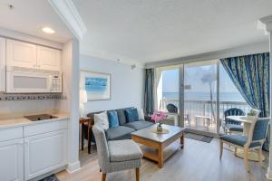 Daytona Beach Studio Condo with Ocean Views!