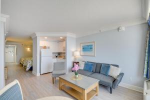 Daytona Beach Studio Condo with Ocean Views!