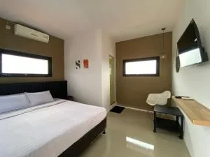 Sahasi Stay - 茂物