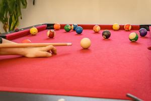 Delarose Cottage, Ski, Spa, pool table & starry night