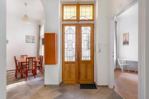 KZ10G Kazinczy utca 6 guests