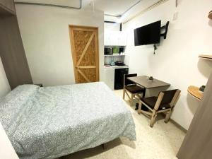 Estudios by Flor y tierra