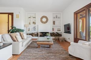 Casa Four charming Ibiza villa with sea view!