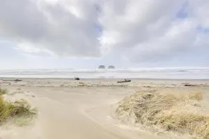 1 Block to Twin Rocks Beach Pet-Friendly Cottage - غاريبالدي