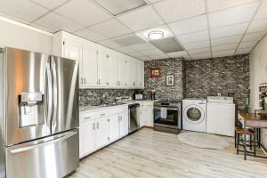 Rustic Cowboy Ranch Retreat: Stay Near Nashville