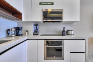 Amazing 2BR Apt with Private Balcony - Rooftop Pool