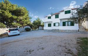 One-Bedroom Apartment In Jezera