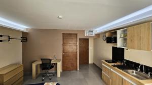 A23 Premium Suite WHITE Cocina Terraza Companies Work Teams 1-2 PAX