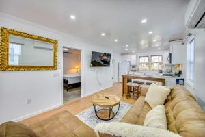 Half-Mi to Ocean View Beach Park Modern Apartment