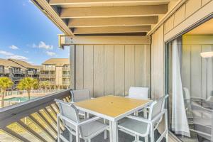 Walk to Ocean Condo with 3 Pools in Myrtle Beach