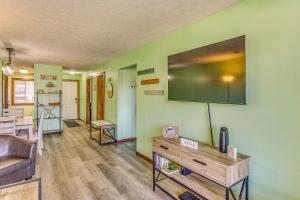 Walk to Ocean Condo with 3 Pools in Myrtle Beach