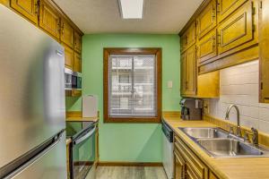 Walk to Ocean Condo with 3 Pools in Myrtle Beach