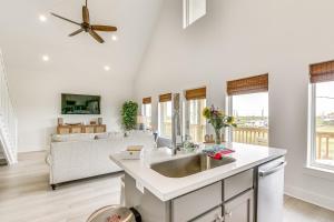 Walk to Crystal Beach The Sandbar Escape