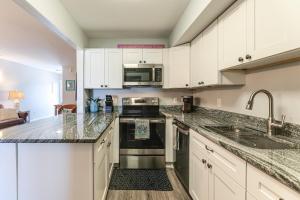 Walk to Beach Newly Remodeled Condo in Ocean City