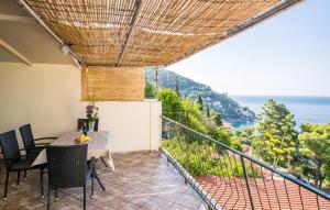 Apartment Zlatni Potok with seaview