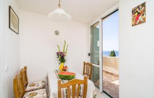 Apartment Zlatni Potok with seaview