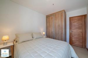 506 Emerald Steps away from Shopping del Sol! High Speed WiFi