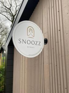 Snoozz retreats