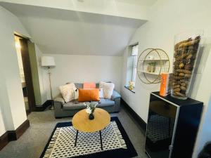 Cosy 1BR Apt, City Centre, Free Parking, By DerBnB