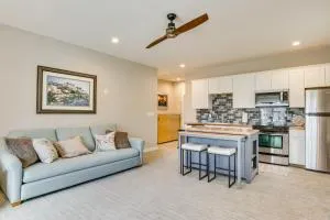 Steps to Lake Wylie Cozy Clover Apartment - 岩石丘