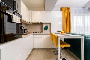 High-end Apartment - Swimming Center, Airport & Therme SPA