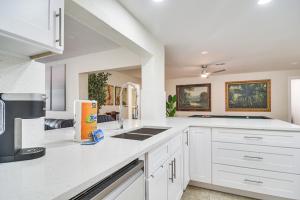 2 Mi to Beach: Home w Pool, Grill & More in Largo