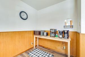 12 Mi to Dtwn: Pierre Family Home w Patio
