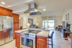 Spacious Condo with Mtn Views in Palm Desert!