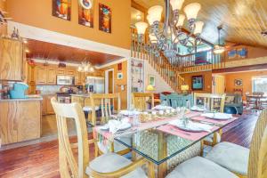 Walk to Main St Mountain Creek Home with GAMEROOM