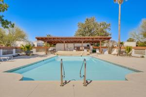 Sunny Retreat with Private Patio in Green Valley!