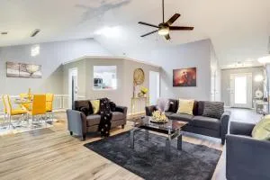 Close to Shopping Pet-Friendly Lawrenceville Home - Dacula