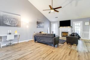 Close to Shopping Pet-Friendly Lawrenceville Home