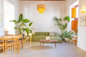 Charming house with Rooftop Pool - Guayedra