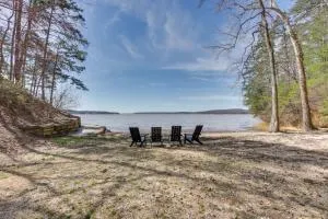 Swim, Boat and Fish Waterloo Retreat with Views! - Tupelo