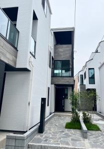 A newly built house a 4 minute walk from the station, Free parking & Lets enjoy the night view together!