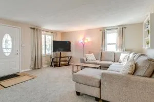 9 Mi to Dtwn Buffalo Family Escape with Fenced Yard - 威廉斯维尔