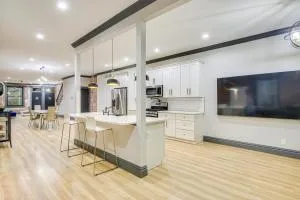 Walk to Gravois Park Nice Home with Garage - Lemay