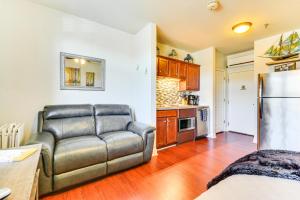 Pool and Lake Access Mariners Landing Resort Studio