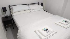 BARTON BEACHSIDE - Family OneBedroom Apartment, Double & BunkBed - Central Beach & Promenade Location - Over 21s, Family Friendly Only, ID Required