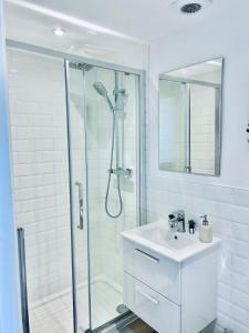 Lux 2BR Flat Folkestone Habour