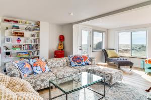 3-Acre Oceanfront Home Game Room and Fire Pit!