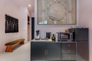 Artisan Studio- Breakfast Nook by Design District