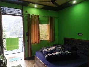 Jbk hotel auli