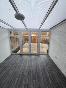 Northampton 2 King Bed SKY TV Driveway Earls Barton