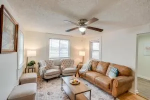 Rural Retreat Near Golf Courses in Ottawa Lake! - 敦提