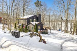 Waterfront Home w Boat Dock & Sunroom in Gardiner