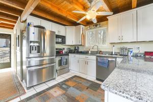 Waterfront Home w Boat Dock & Sunroom in Gardiner