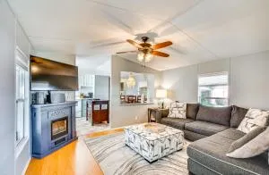 Day Trip to Disney Lush Home with Outdoor Spaces! - Webster