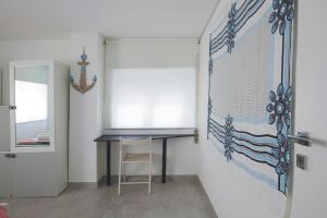 Appartamento con 2 grandi camere in centro sul mare